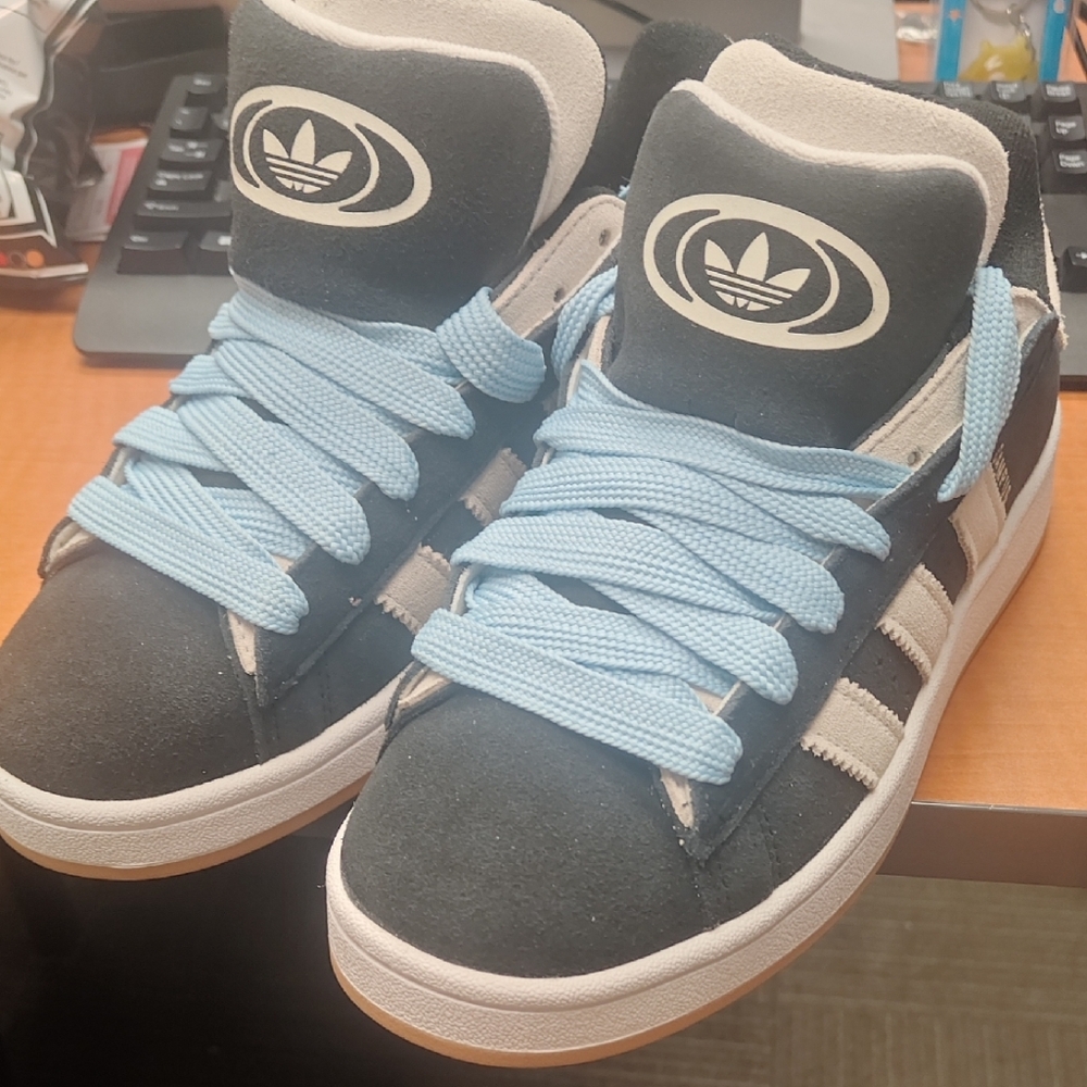 Adidas Women's Sneakers in Black and Light Blue